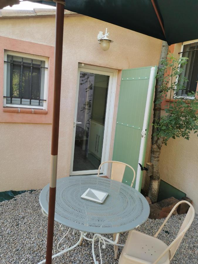 Studio De Charme En Provence, Piscine Et Jacuzzi Partages Le Luc Exterior foto